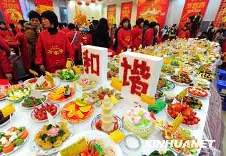 Banquet pour dix mille familles à Wuhan
