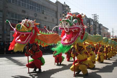 Les diverses activités traditionnelles de la « fête du dragon»