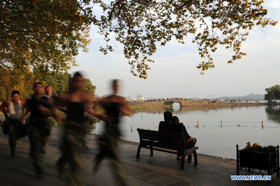 Chine: paysage automnal du lac de l'Ouest à Hangzhou (3)