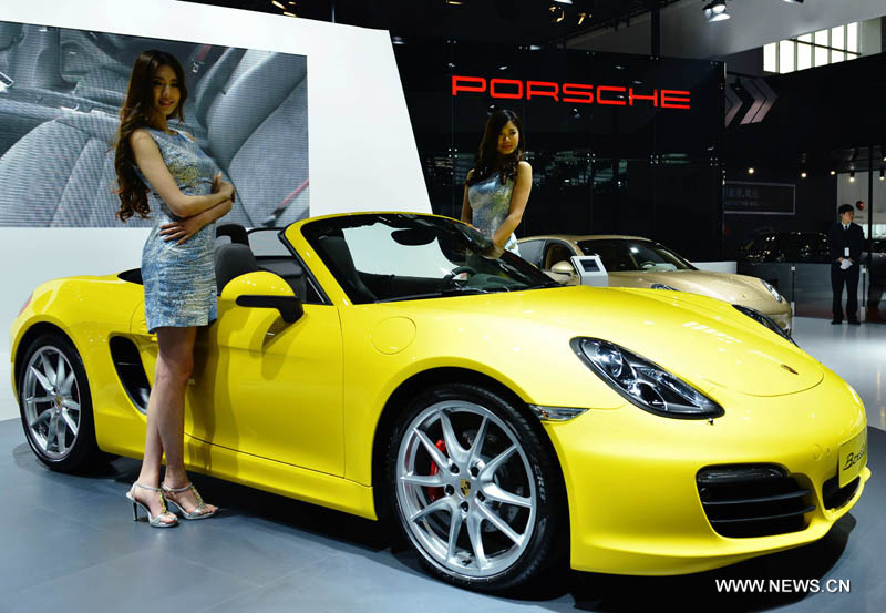 Une Porsche exposée lors du 13e Salon international de l'automobile de Hangzhou, capitale de la province du Zhejiang (est), le 7 novembre 2012. (Photo : Long Wei)