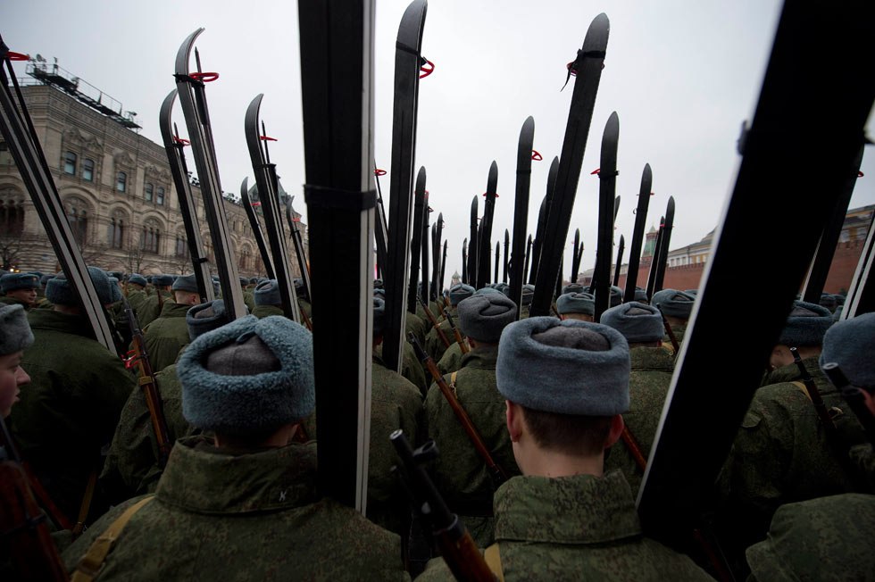 Des soldats russes participant à la répétition du  défilé militaire.