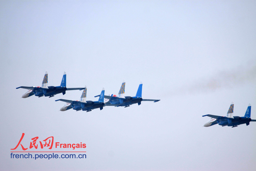 Russkie Vitiazi : le dernier vol d'essai avant l'ouverture de l' Airshow China 2012
