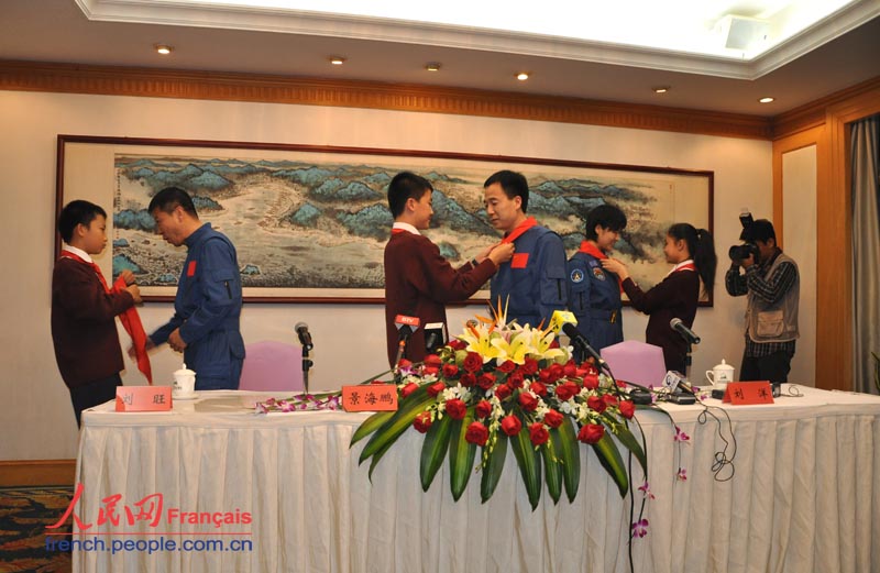 Zhuhai accueille les trois taïkonautes du Shenzhou-9 (2)