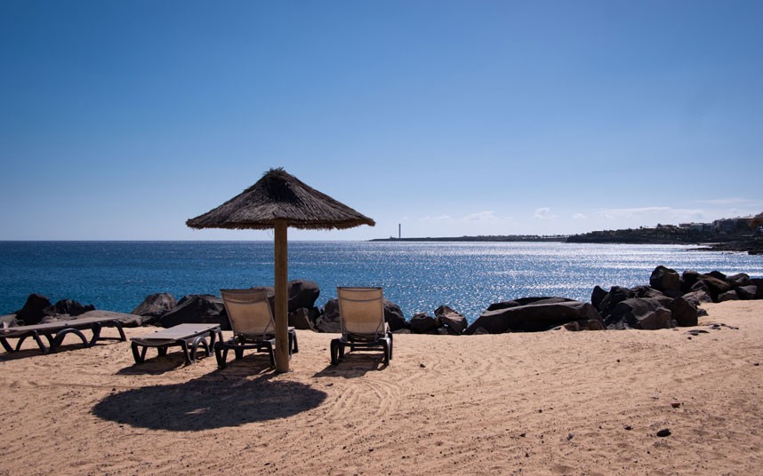 ChypreJusqu'en décembre, la température reste toujours autour de 20 °C à Chypre. On peut toujours profiter du soleil sur la plage.