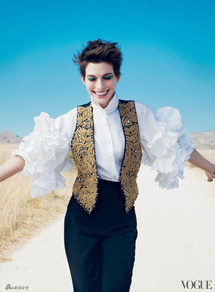 Anne Hathaway en couverture du magazine Vogue (2)