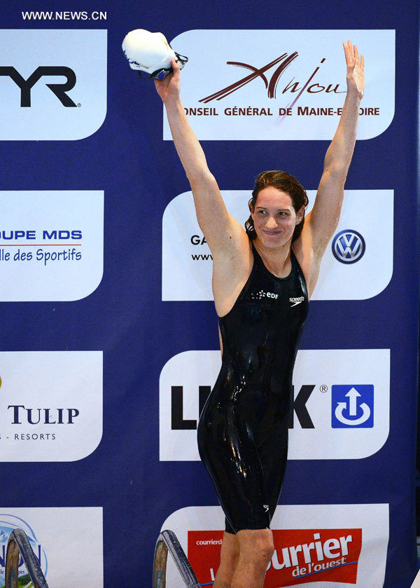 La Française Camille Muffat bat le record du monde du 800 m nage libre en petit bassin (2)