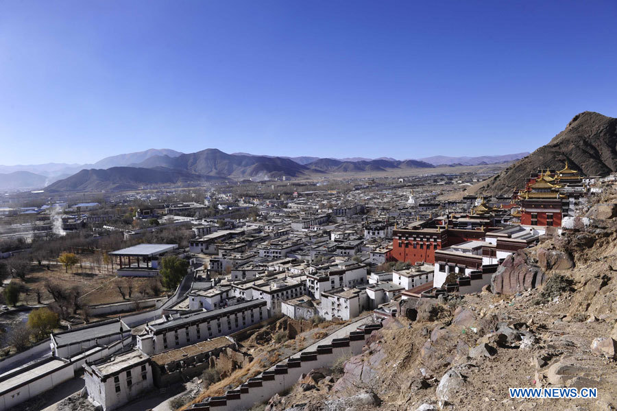 Le monastère de Tashilhunpo, le siège traditionnel des Panchen Lamas, à Xigaze, dans la région autonome du Tibet (sud-ouest), le 16 novembre 2012. Xigaze est la deuxième plus grande ville du Tibet. 
