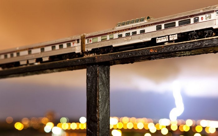 Un photographe traverse le Canada avec son train miniature (16)