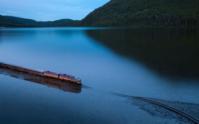 Un photographe traverse le Canada avec son train miniature (18)
