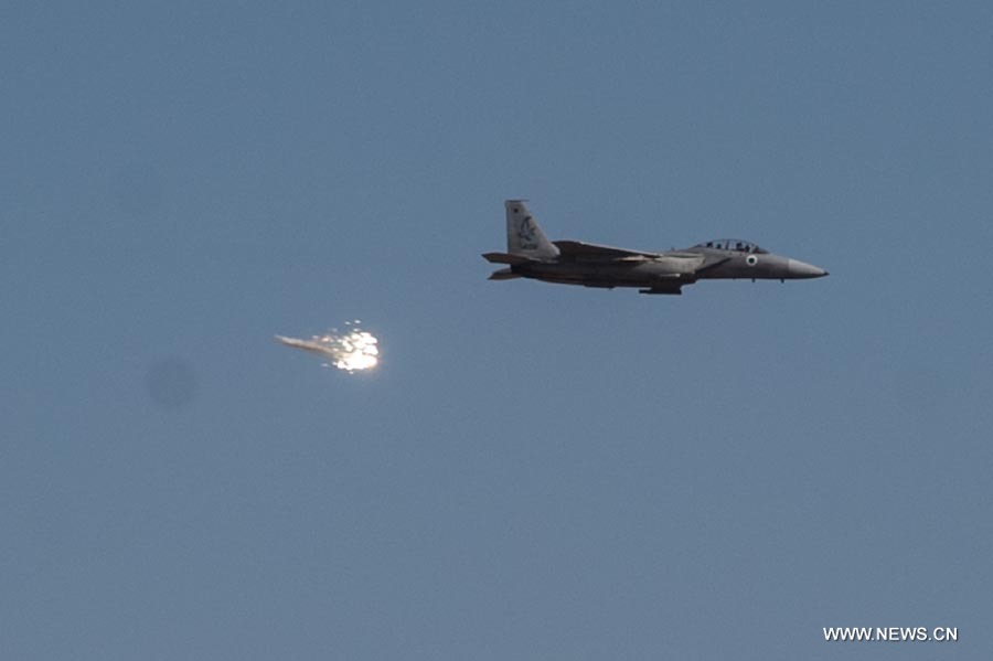 Israël intensifie ses frappes aériennes sur Gaza, le bilan humain s'élève à 110 morts côté palestinien  (4)