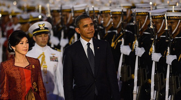 Obama et la Première ministre de Thaîlande échangent un moment coquin (6)