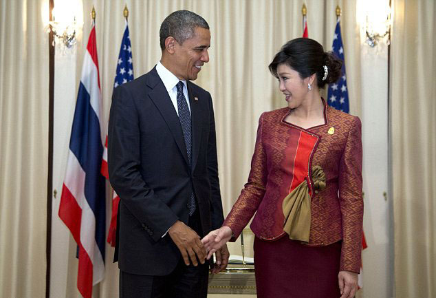 Obama et la Première ministre de Thaîlande échangent un moment coquin (2)