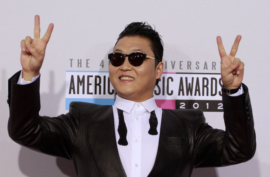 Le chanteur sud-coréen se présente à la cérémonie de la 40e édition des American Music Awards (AMAs), le 18 novembre 2012 à Los Angeles, aux Etats-Unis. (Photo: Xinhua/AP)