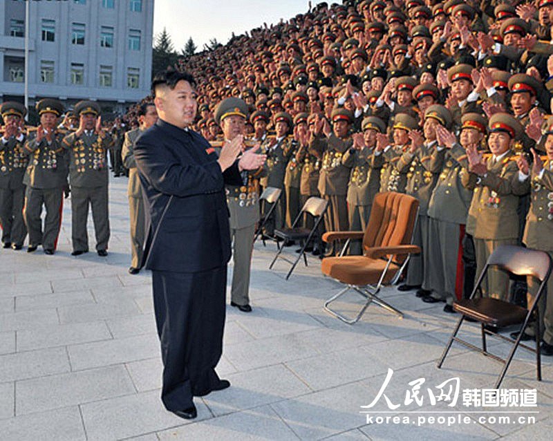 Kim Jong-un inspecte la Commission de défense nationale de la RPDC (2)