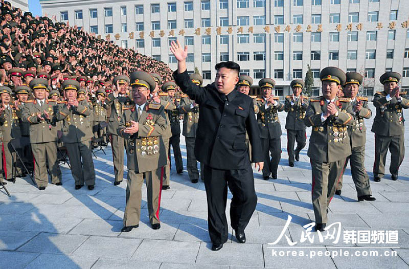 Kim Jong-un inspecte la Commission de défense nationale de la RPDC