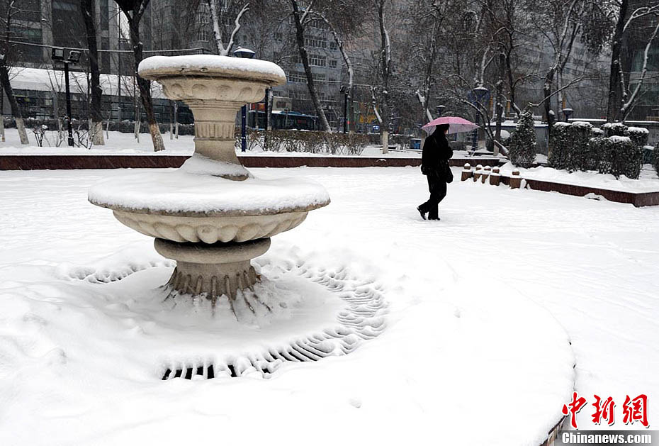 Xinjiang : une vingtaine de vols retardés en raison de la neige (3)