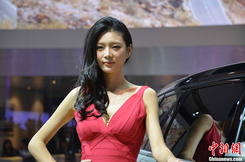Belles hôtesses au salon automobile de Guangzhou  (8)