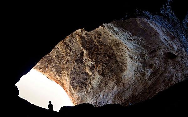 La Grotte Krubera, le gouffre le plus profond du monde.