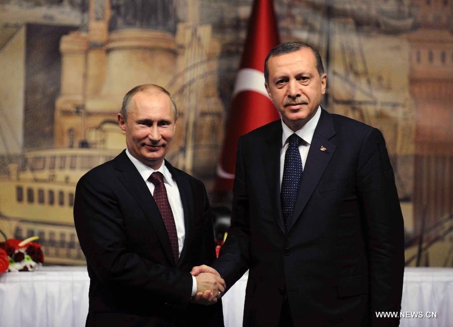 Poutine se rend en Turquie pour signer des accords dans les domaines du commerce et de l'énergie