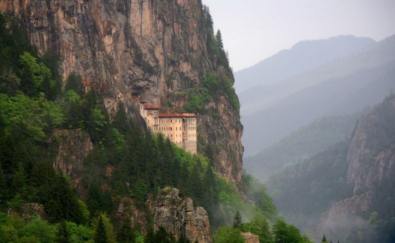 Le monastère de Sumela, situé au pied d'une falaise abrupte dans la province de Trabzon en Turquie. 