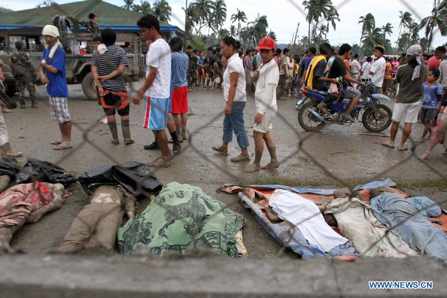 Le typhon Bopha fait plus de 200 morts dans le sud des Philippines  (2)