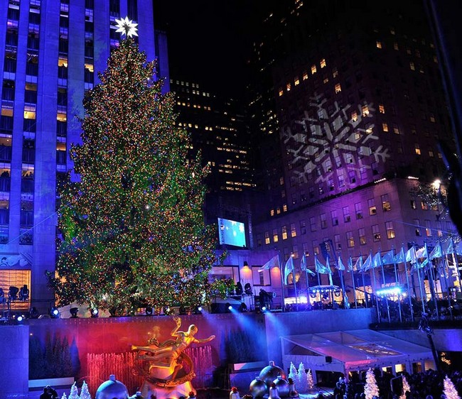 Le 28 novembre, le Rockefeller Center a organisé la 80e édition de la cérémonie d'illumination de Noël.