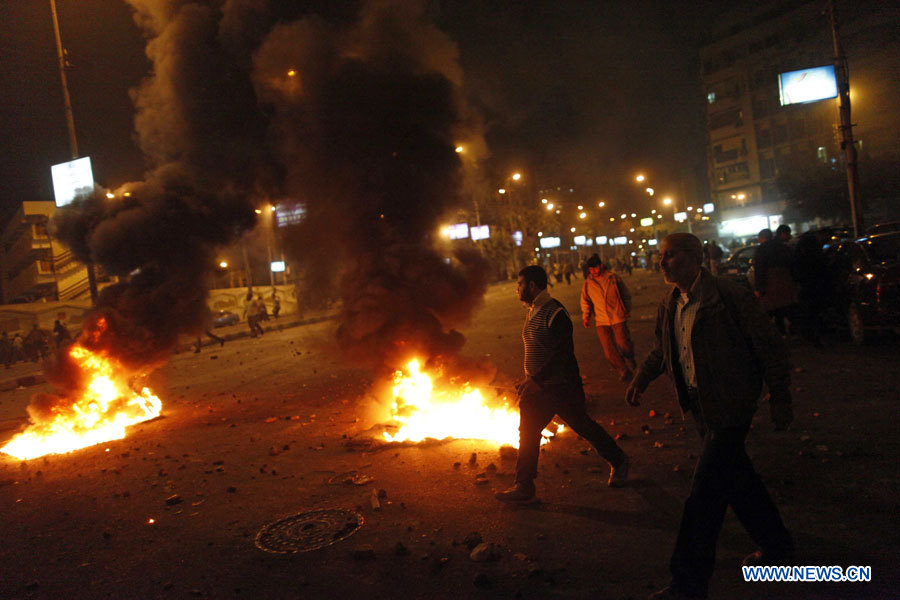 Egypte : nouveaux affrontements devant le palais présidentiel  (3)