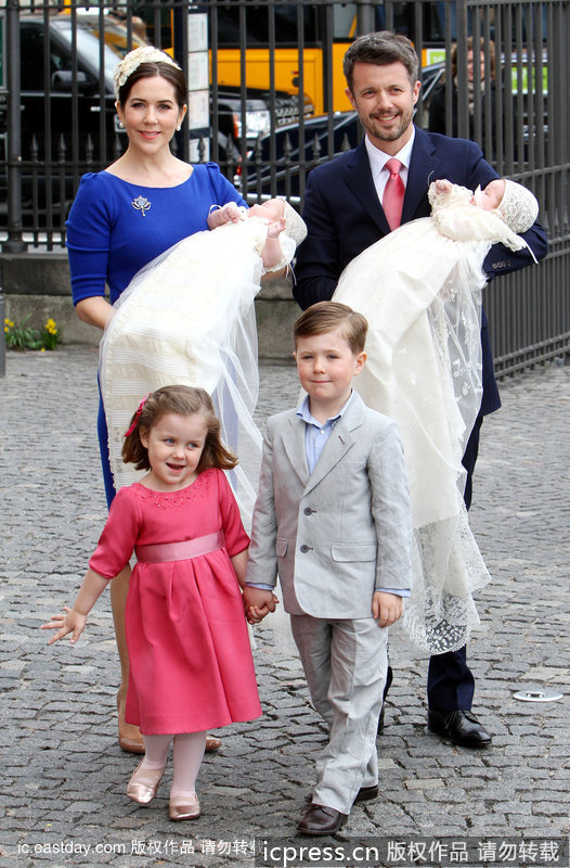 Le 14 avril 2011, le prince héritier du Danemark et son épouse Mary Donaldson ont fait baptiser leurs enfants jumeaux qu'ils ont nommés Vincent et Josephine.