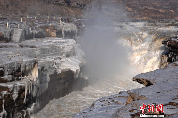 Apparition de verglas à la cascade de Hukou (3)