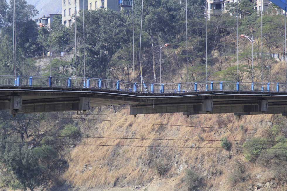 Chine : effondrement d'un énième pont, cette fois dans le Sichuan (2)