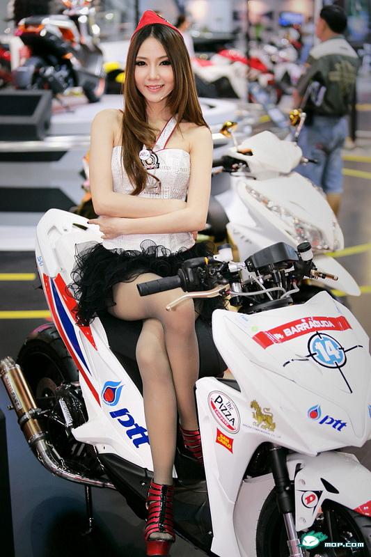 Thaïlande : les hôtesses sexy du Salon international de l'automobile (24)