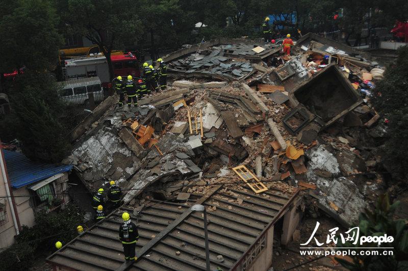 Chine : effondrement d'un immeuble résidentiel, nombre de victimes inconnu (8)