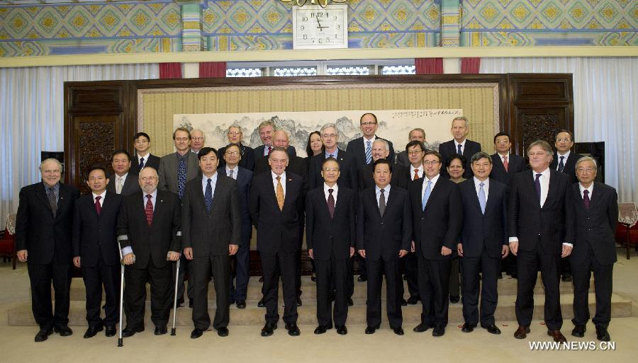 Wen Jiabao rencontre des membres étrangers du CCCIED (2)