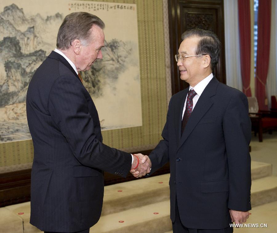Wen Jiabao rencontre des membres étrangers du CCCIED
