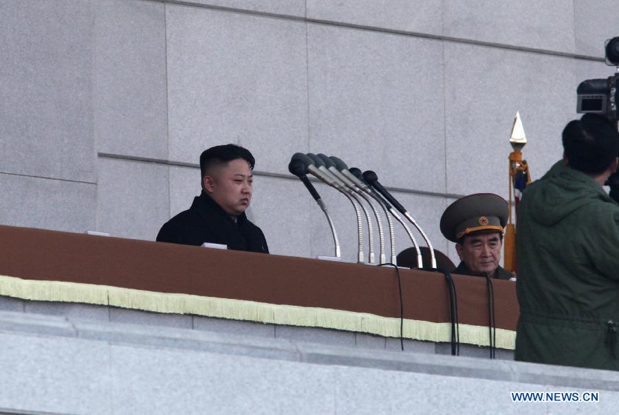 Le haut dirigeant de la RPDC et le peuple rend hommage à feu Kim Jong Il