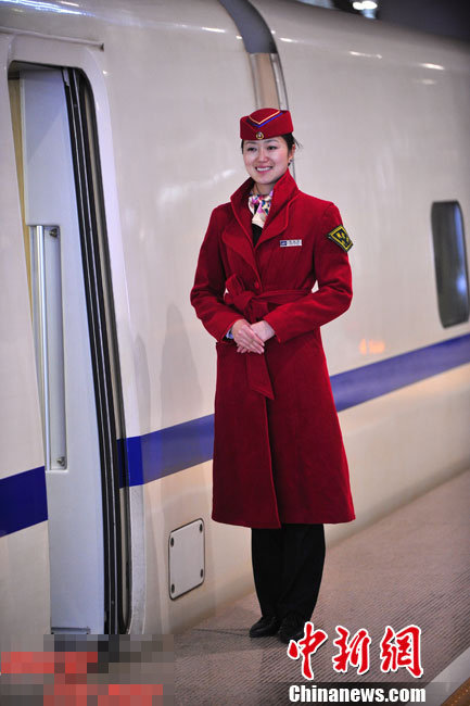 En images : Des hôtesses à bord du TGV Beijing – Guangzhou (6)