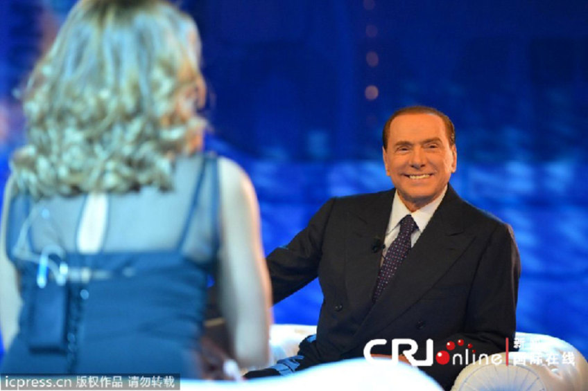 Berlusconi annonce ses fiançailles avec Francesca, sa compagne de 27 ans (2)