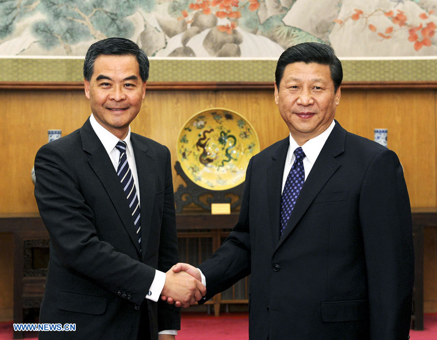 Xi Jinping rencontre le chef de l'exécutif de Hong Kong CY Leung