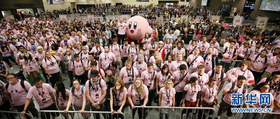 Le 1er septembre, 536 fans du jeu Kirby ont mâché ensemble des chewing-gums lors de la célébration du 20e anniversaire de la création du jeu.