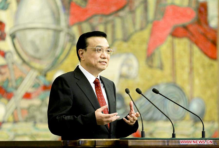 Photo prise le 28 avril 2012 montrant Li Keqiang faisant un discours à l'Université de Moscou, en Russie.