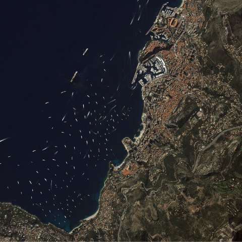 Le 22 septembre 2012, le Monaco Yacht Show qui se tient aux bord de Monte Carlo du pays.