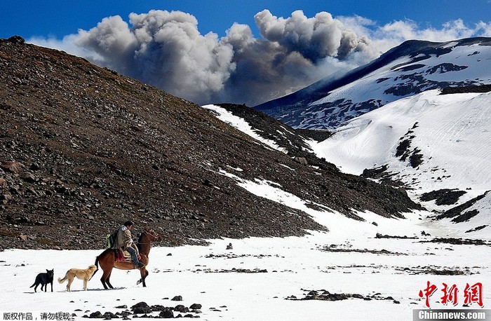 Un volcan à la frontière argentino-chilienne bientôt en éruption