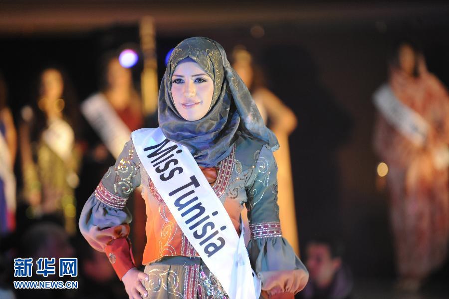 Le 24 décembre, Miss Tunisie lors du concours de beauté Miss Arabe, au Caire.