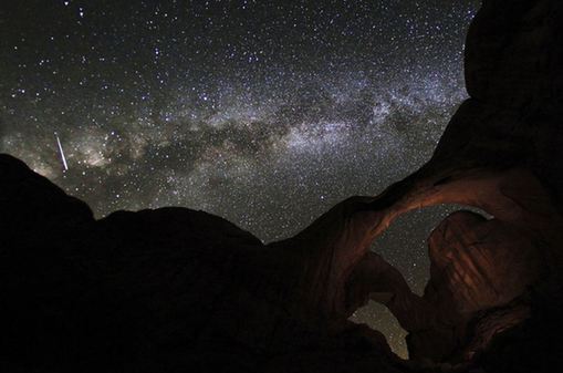 Vues nocturnes magnifiques dans le parc national des Arches, par Bret Webster (11)