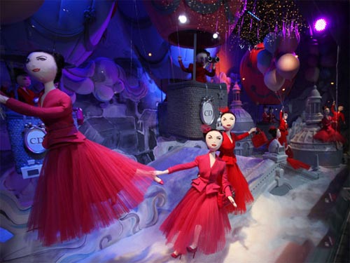 Dior : un défilé de poupées magnifique pour Noël (15)