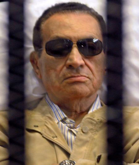 L'ex-président déchu de l'Egypte Hosni Moubarak suit également la situation actuelle chaotique du pays. Selon les informations révélées par le journal Al-Quds al-Arabi, l'ex-dirigeant a « déjà mis en garde de ce chaos ».