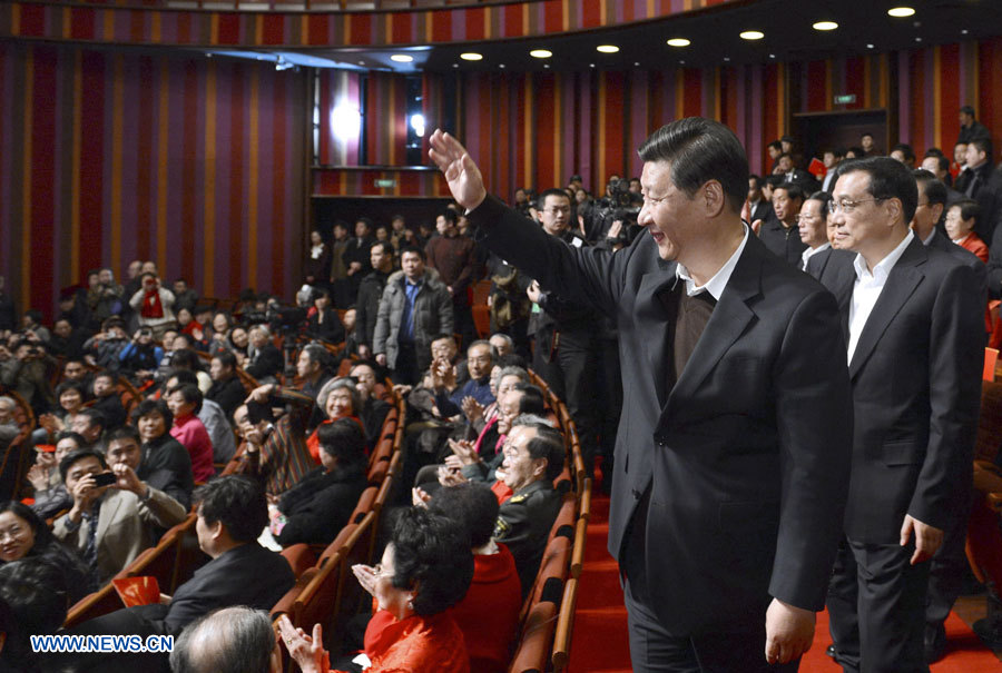 Les hauts dirigeants chinois assistent à une représentation de l'Opéra de Pékin pour célébrer le Nouvel An 