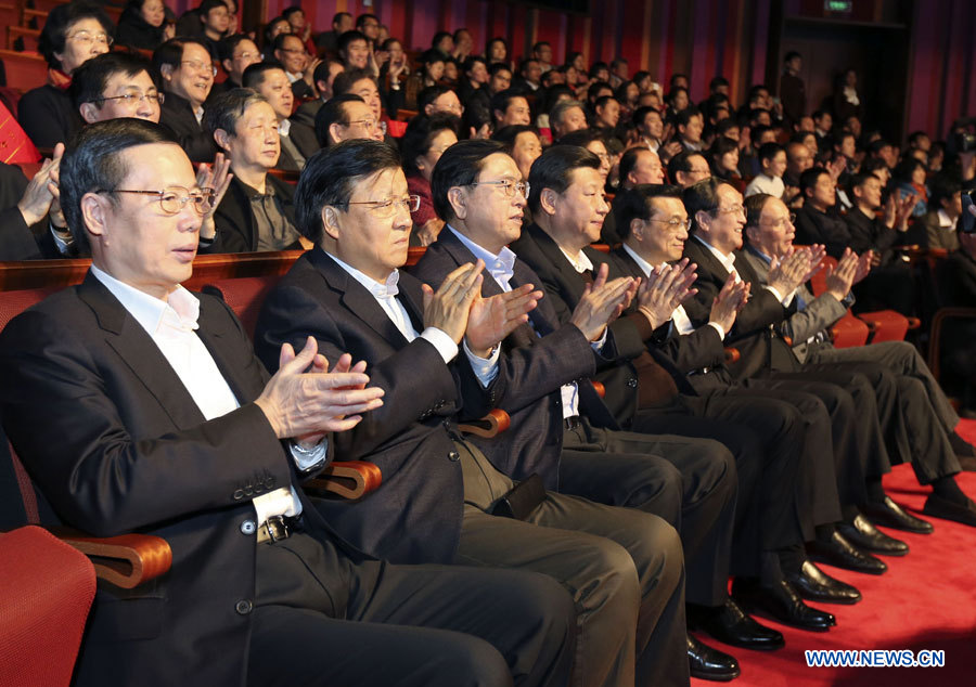 Les hauts dirigeants chinois assistent à une représentation de l'Opéra de Pékin pour célébrer le Nouvel An  (2)