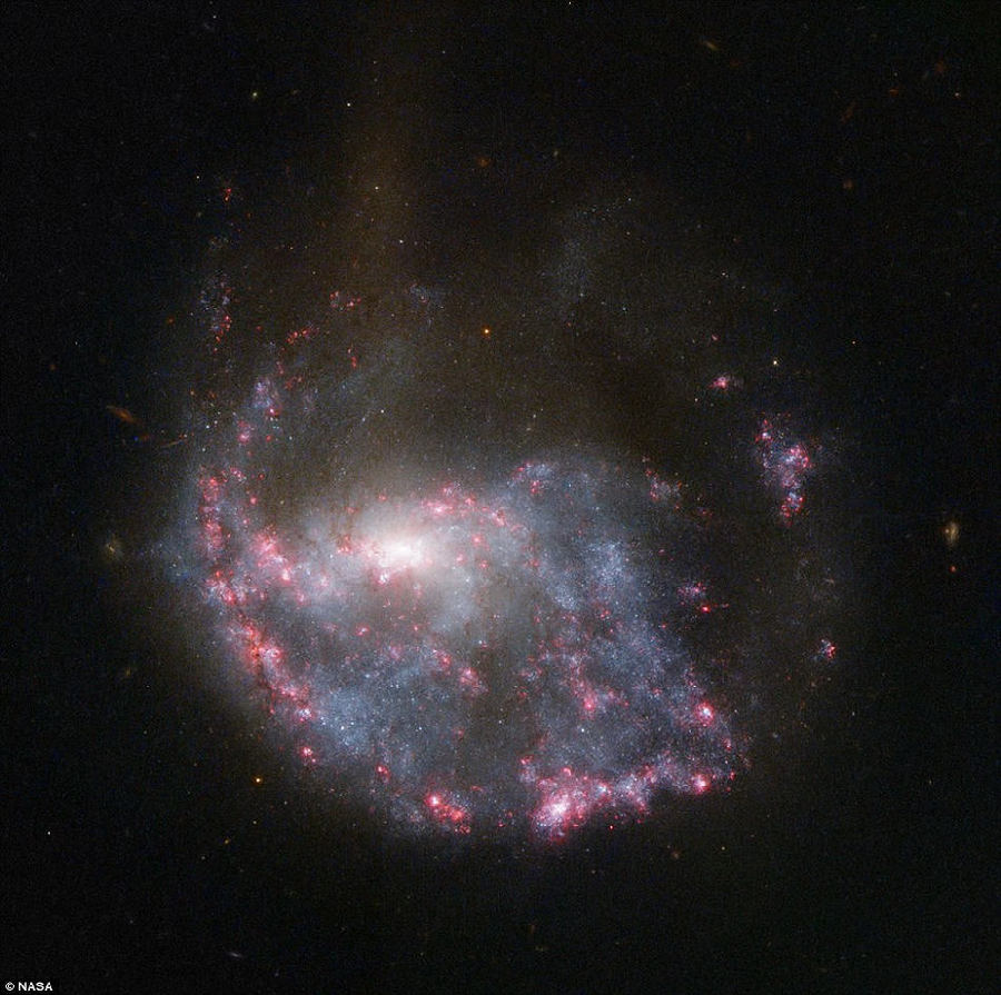 NASA : des galaxies merveilleuses photographiées par le télescope Hubble (13)