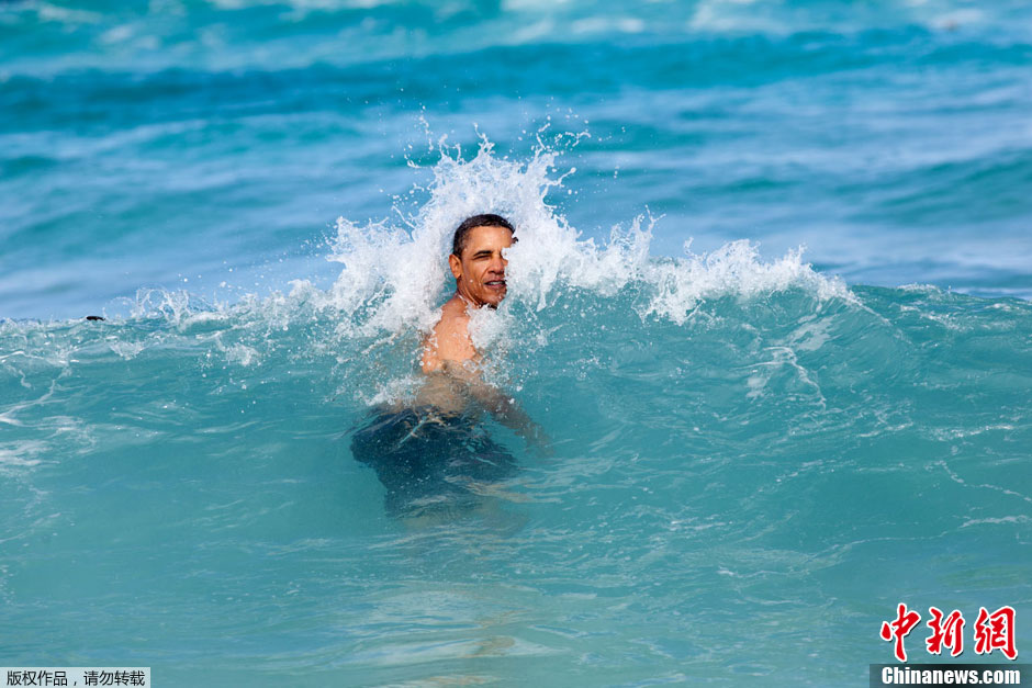 Obama sur la plage ! Le président américain passe ses vacances à Hawaï